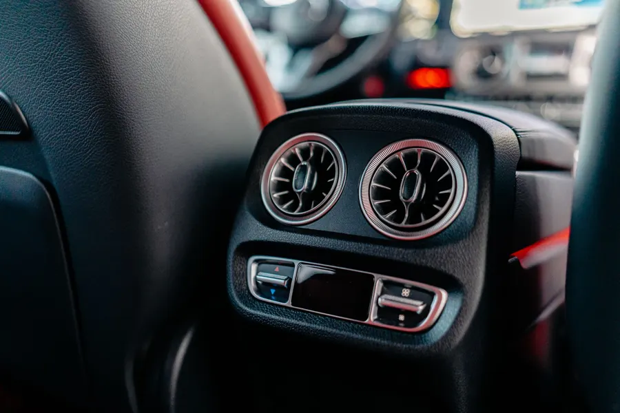 Beispielfoto: Lüftungsdüsen im Innenraum eines Autos